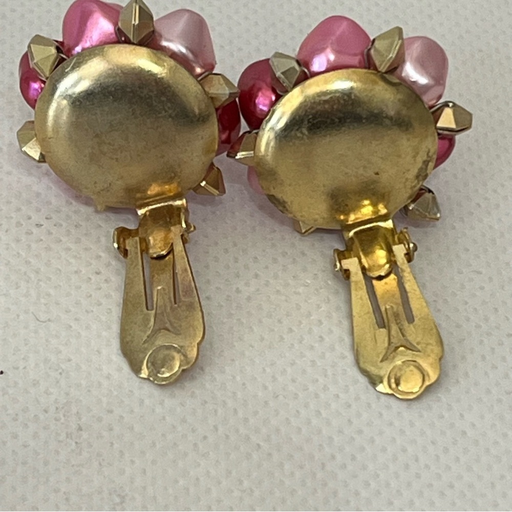 Vintage Pink Cluster Beaded Clip On Earrings - Picture 5 of 7